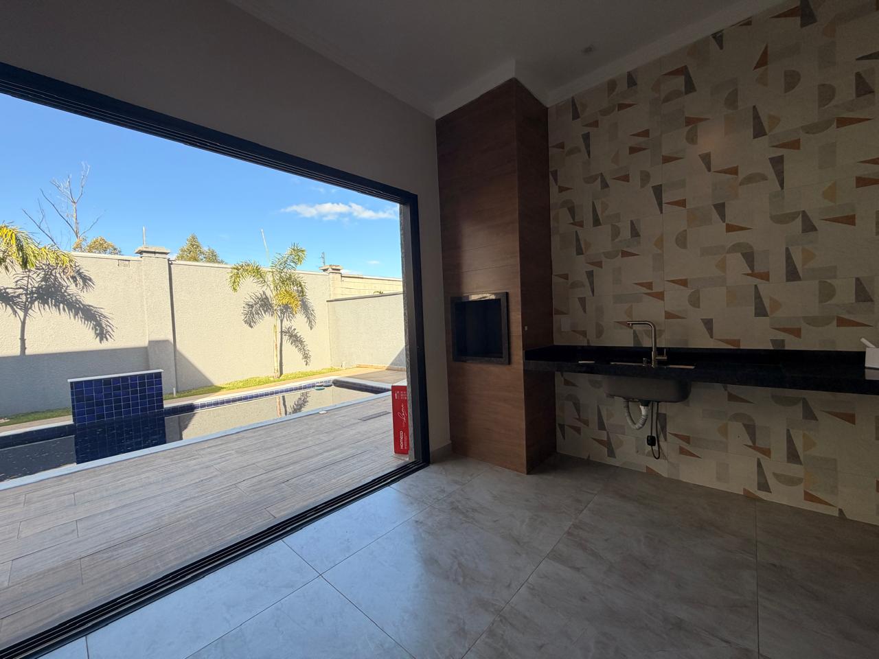 Casa de Luxo em Alphaville Nova Esplanada com Piscina Aquecida e Automação Inteligente