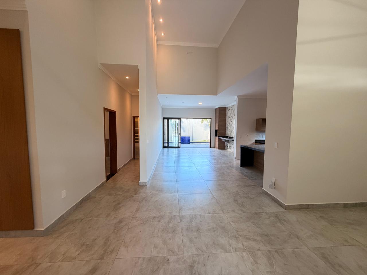 Casa de Luxo em Alphaville Nova Esplanada com Piscina Aquecida e Automação Inteligente