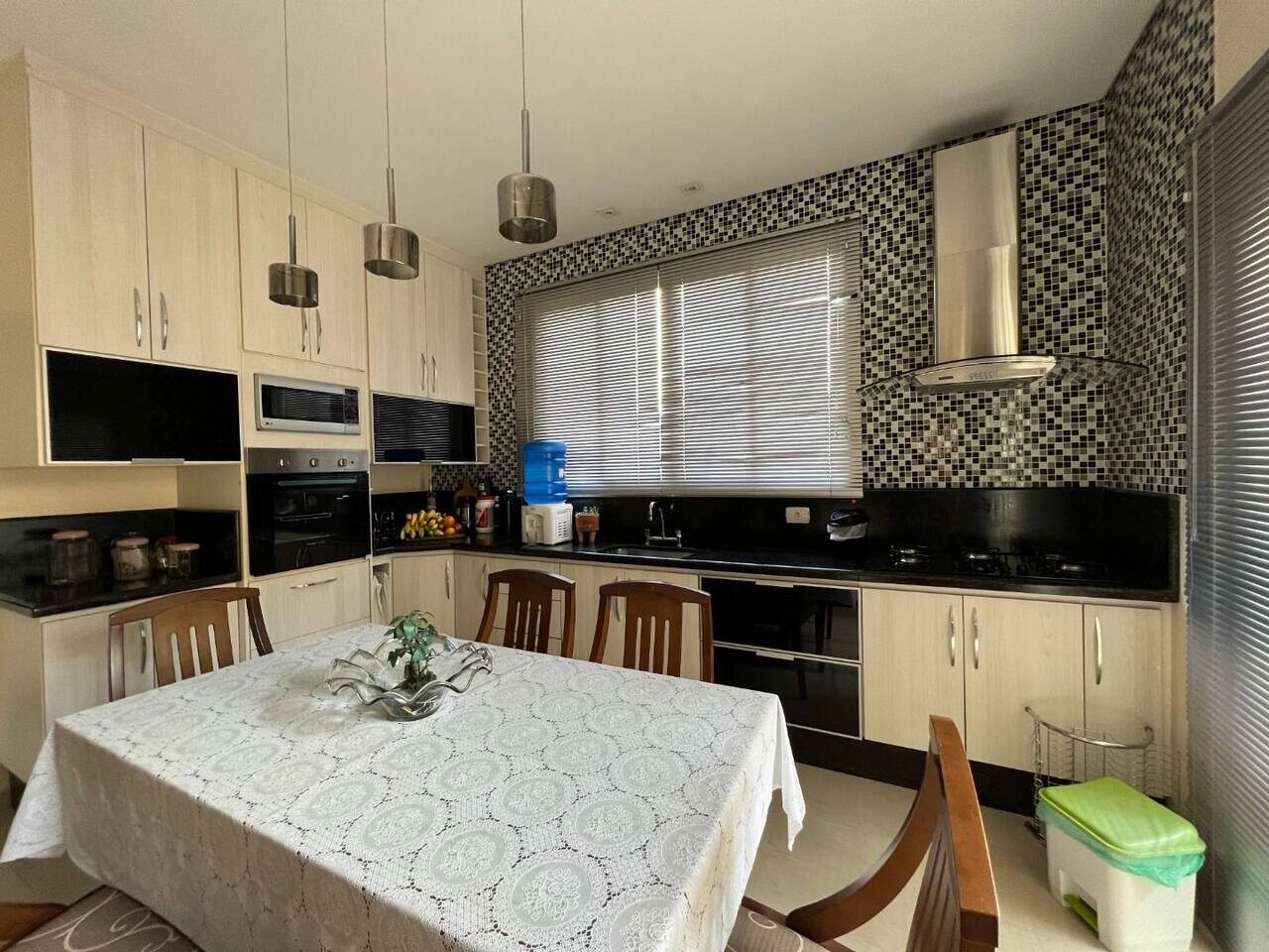 Sobrado com 3 dormitórios à venda, 300 m² por R$ 1.240.000,00 - Condomínio Via Réggio - Sorocaba/SP