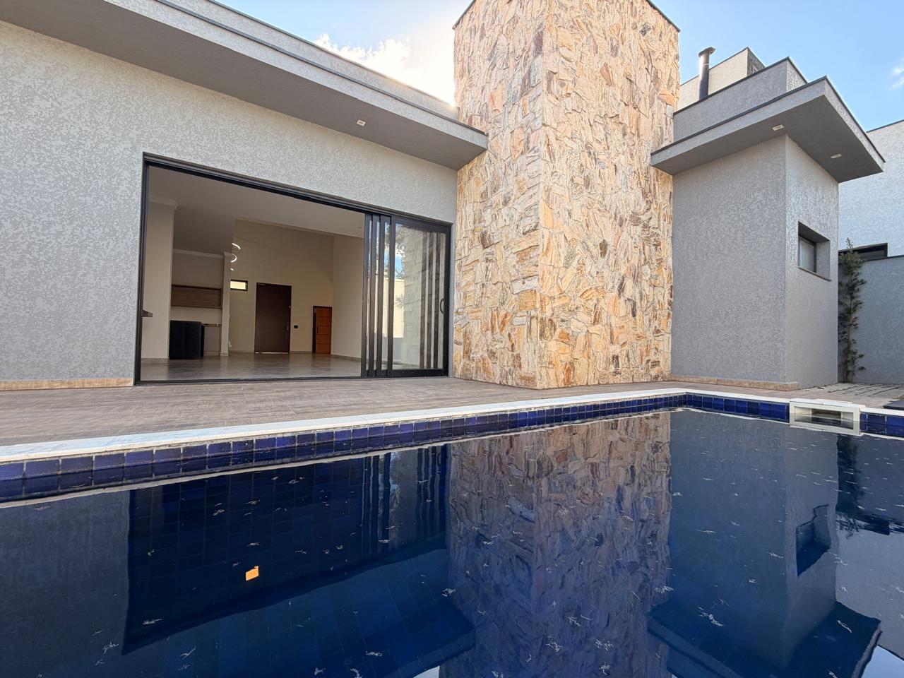 Casa de Luxo em Alphaville Nova Esplanada com Piscina Aquecida e Automação Inteligente