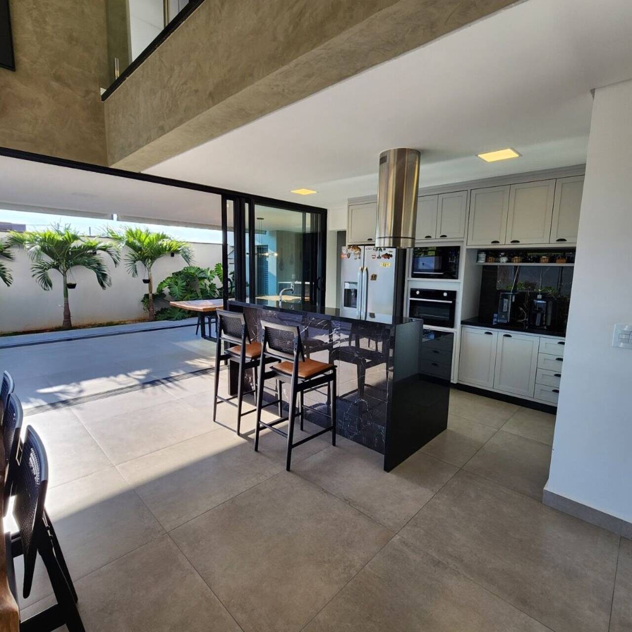 Sobrado com 4 quartos, 359 m², à venda por R$ 2.300.000 - Iporanga - Sorocaba/SP