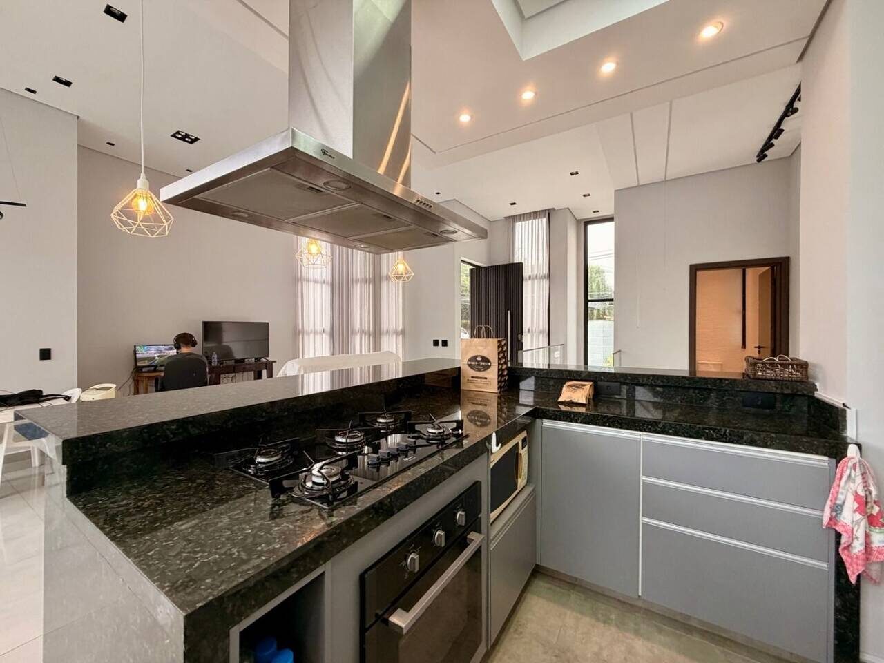 Casa com 4 quartos, 276 m², à venda por R$ 1.490.000 - Vossoroca - Votorantim/SP