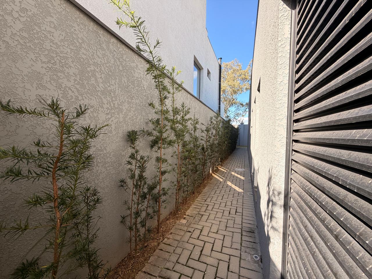 Casa de Luxo em Alphaville Nova Esplanada com Piscina Aquecida e Automação Inteligente
