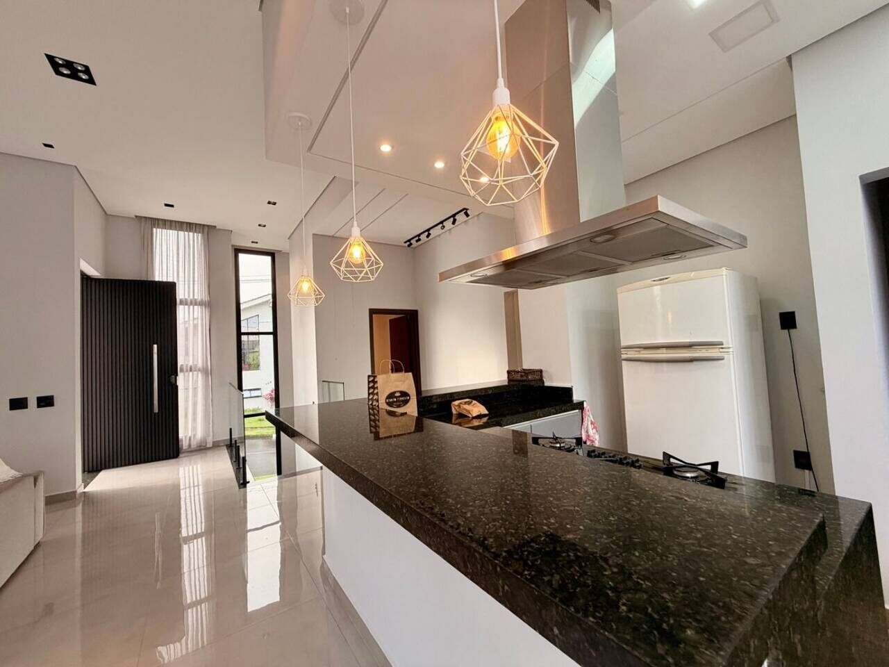 Casa com 4 quartos, 276 m², à venda por R$ 1.490.000 - Vossoroca - Votorantim/SP