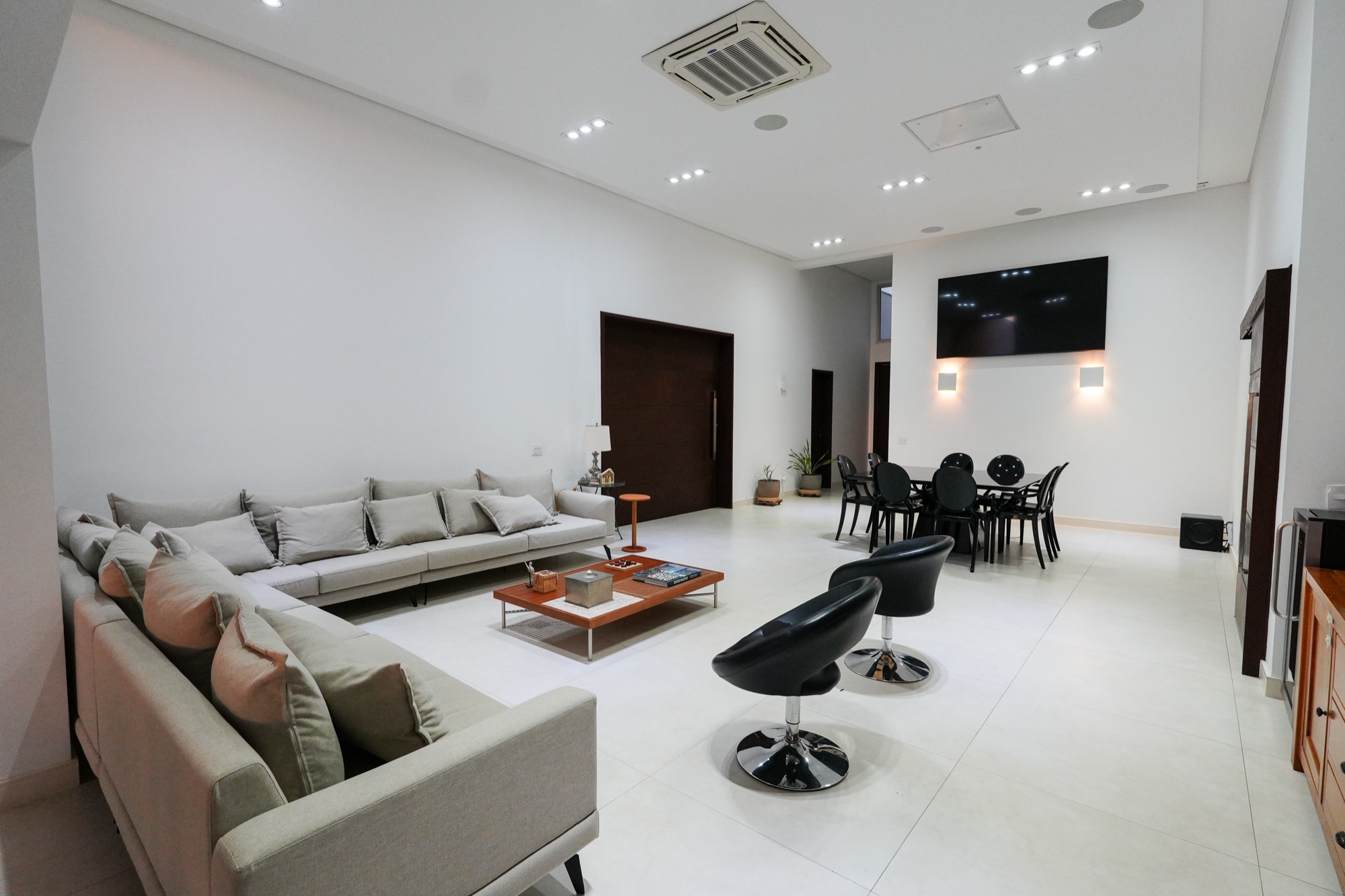 Casa térrea, 480 m², com duas piscinas e spa — Vila Toscana, Sorocaba