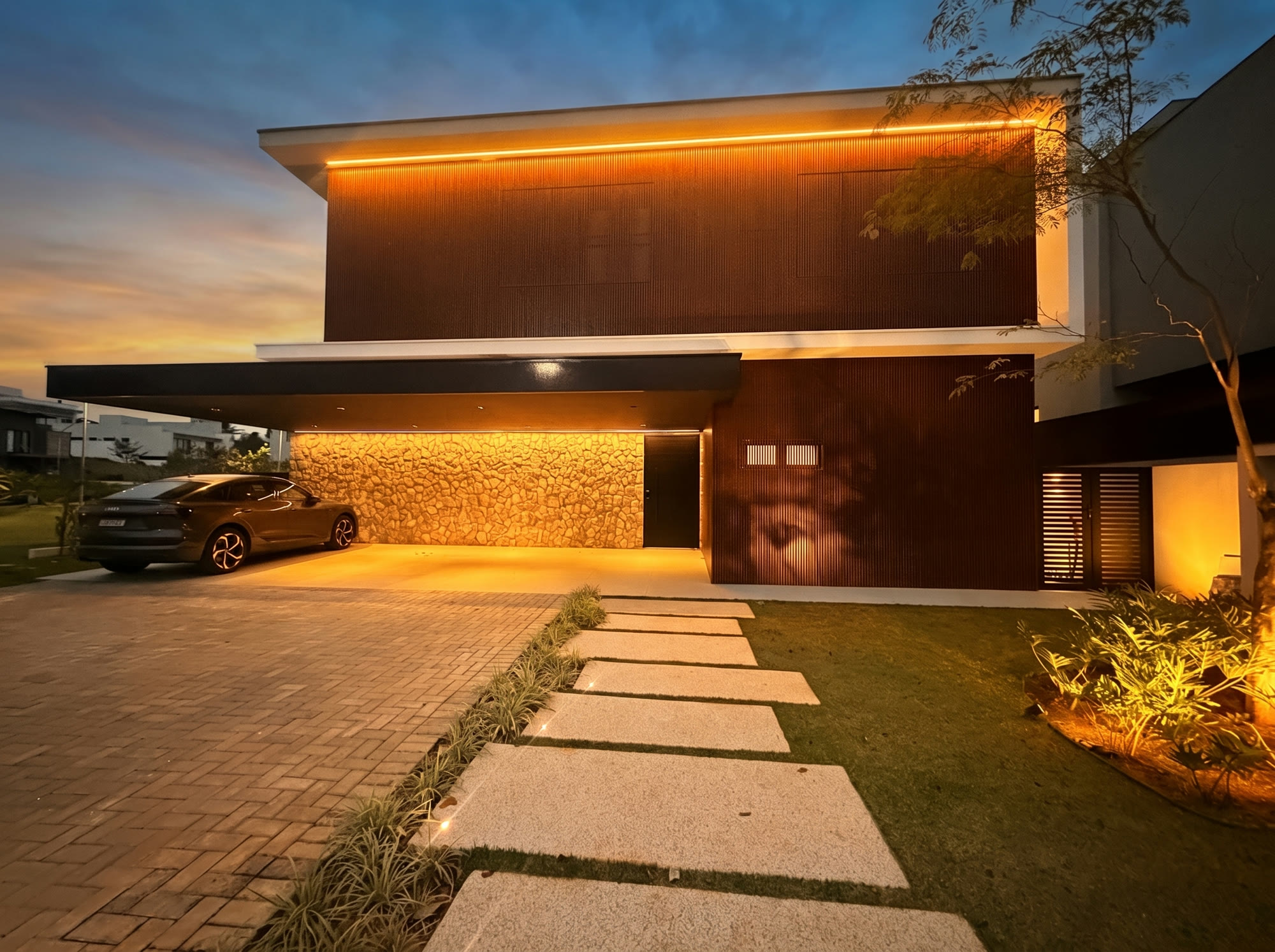 Casa de Alto Padrão — Alphaville Nova Esplanada 4 — 4 Suítes · Piscina de Borda Infinita