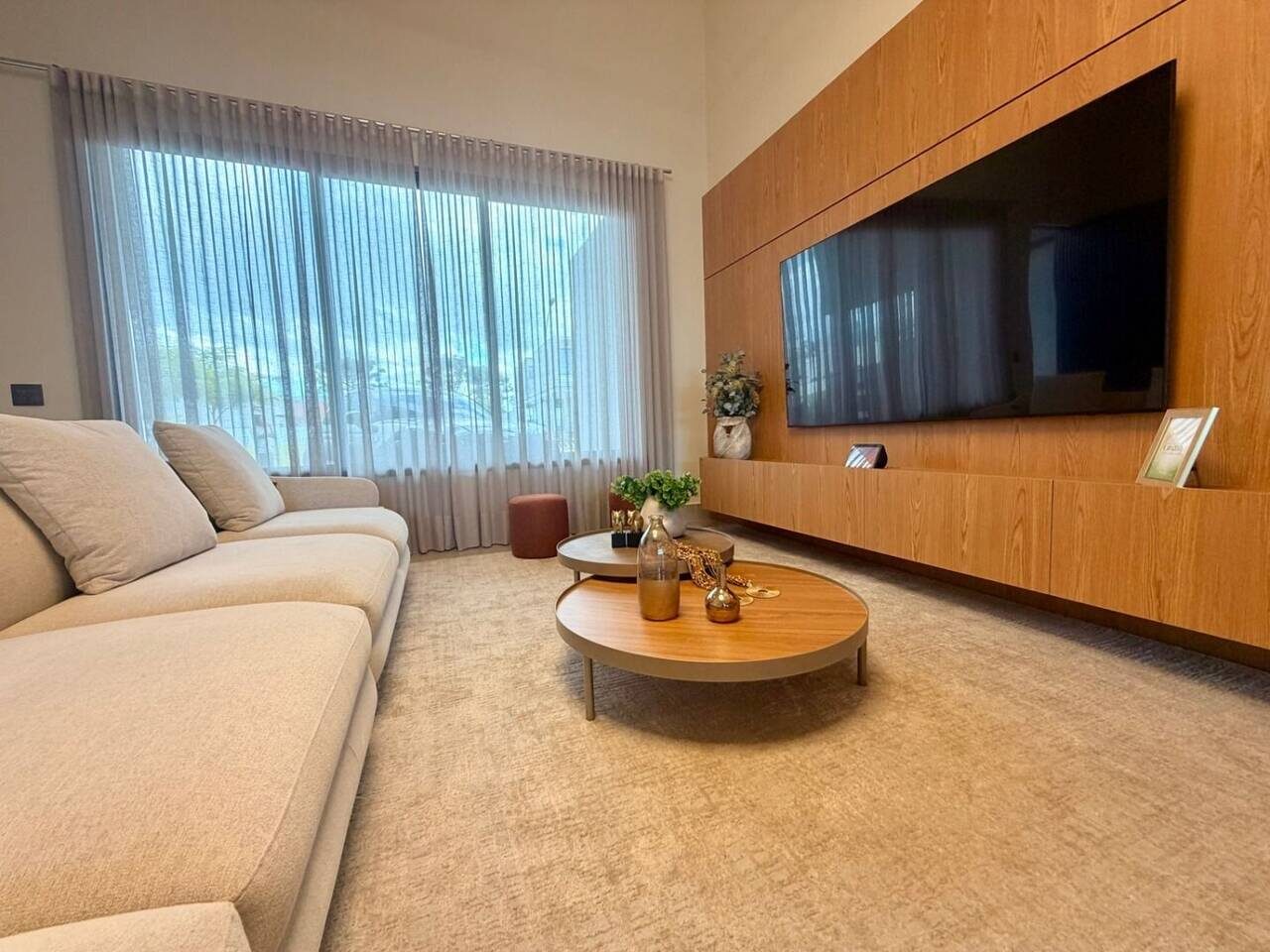 Quatro suítes em 265 m², no Alphaville Nova Esplanada 4