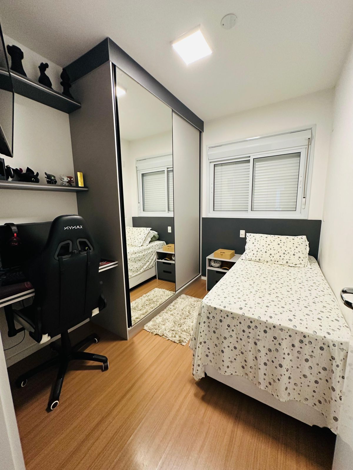 Apartamento Mobiliado com Varanda Gourmet no Terceiro Andar