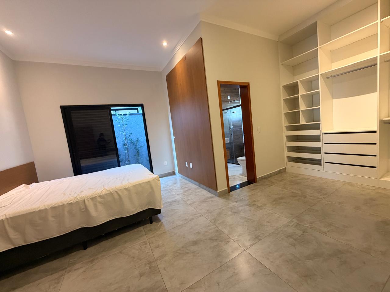 Casa de Luxo em Alphaville Nova Esplanada com Piscina Aquecida e Automação Inteligente