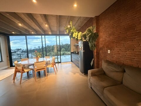 Casa Contemporânea com Rooftop no Condomínio Bougainville