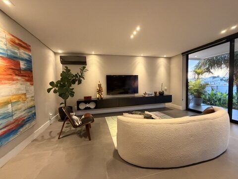 Casa Contemporânea com Rooftop no Condomínio Bougainville