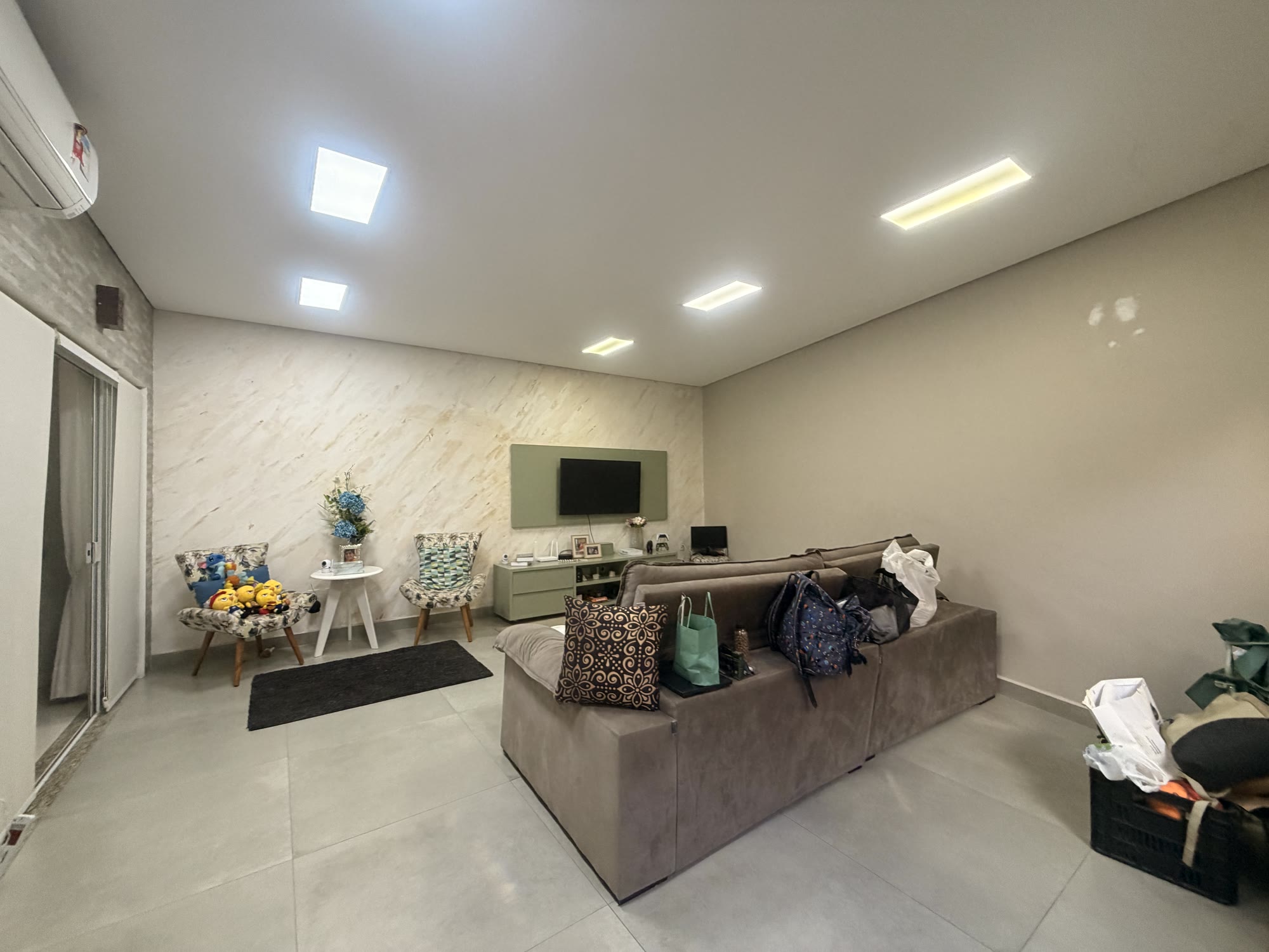 Casa Moderna Ampliada — Condomínio Reserva Olga — 194 m² · 4 Dormitórios (1 Suítes)