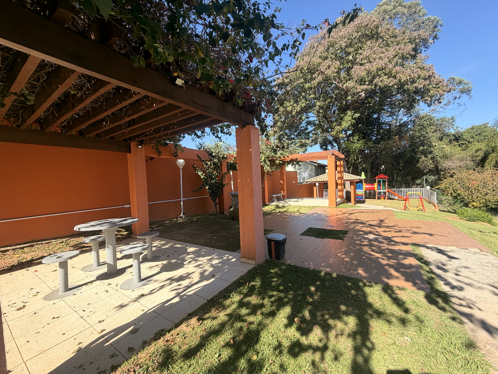 Casa Moderna Ampliada — Condomínio Reserva Olga — 194 m² · 4 Dormitórios (1 Suítes)