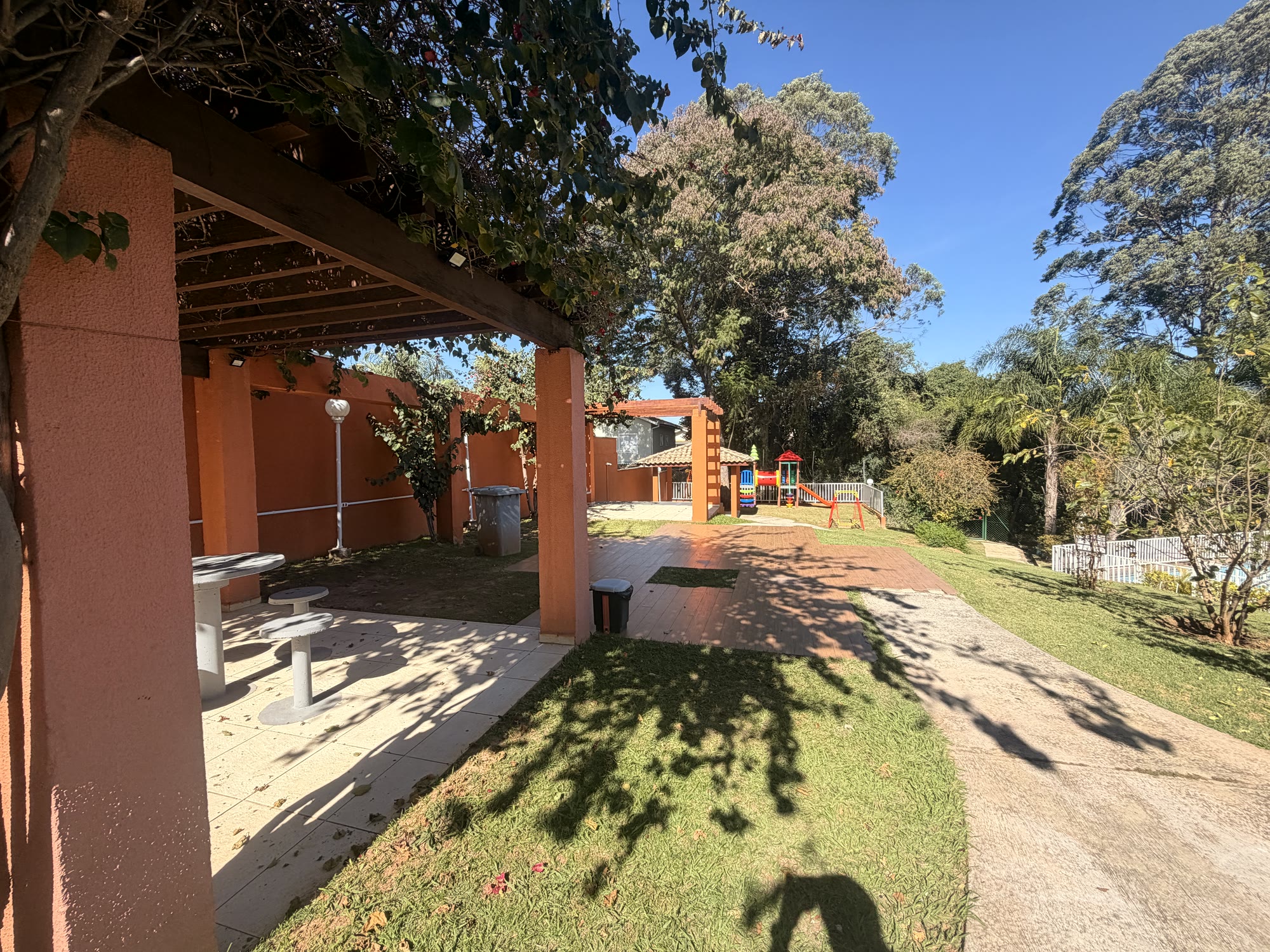 Casa Moderna Ampliada — Condomínio Reserva Olga — 194 m² · 4 Dormitórios (1 Suítes)
